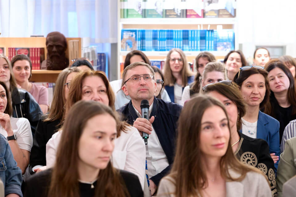 Популяризатор науки Евгения Попова выпустила книгу об эпигенетике