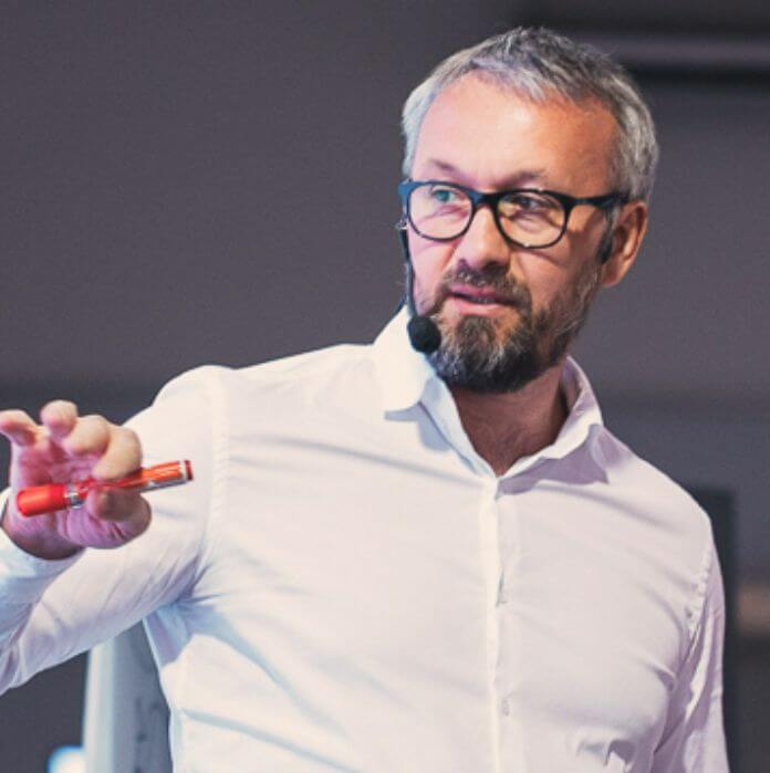 Константин Холстинин